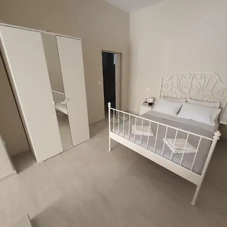 شقة New ,50m From The Sea At Nea Irakleia. نيا إيراكليا